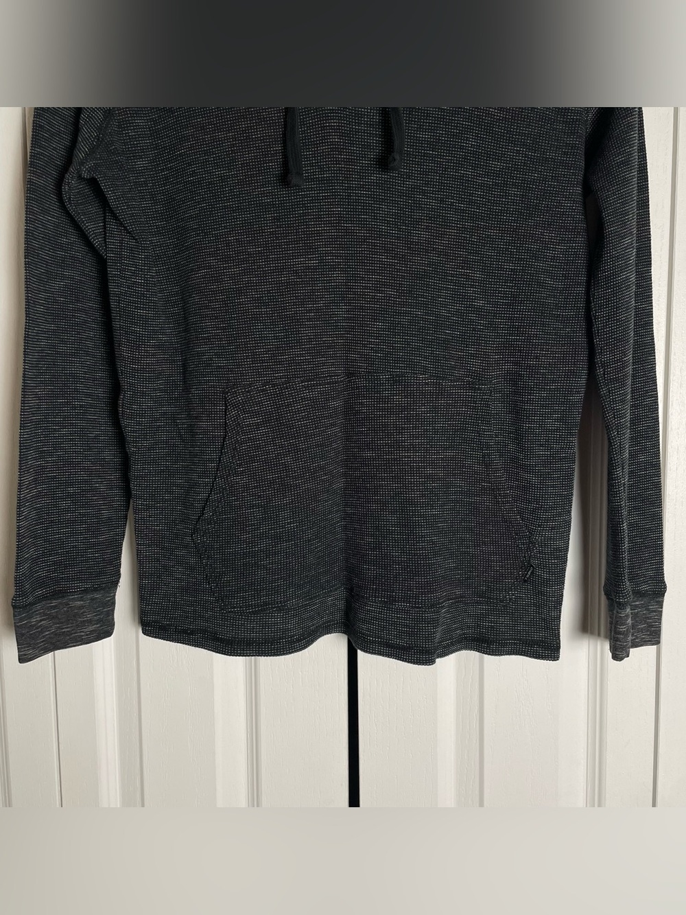 O'Neill Hoodie Shirt Men’s M Black Thermal Waffle Knit Pullover Kangaroo Pocket - Picture 3 of 11